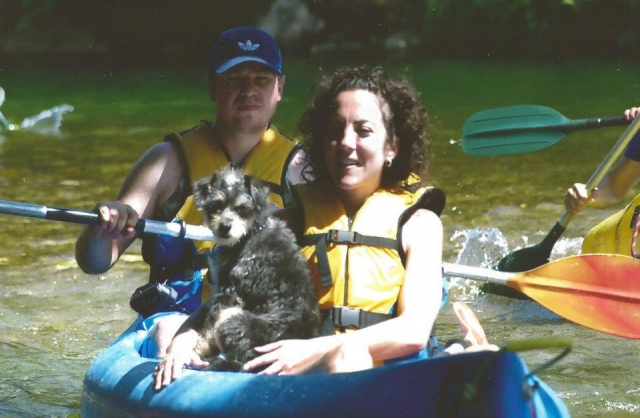  Condivisione di canoa con il cane 